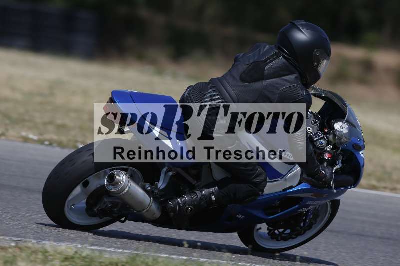 /Archiv-2023/28 05.06.2023 Moto Club Anneau du Rhin/vert-medium/35